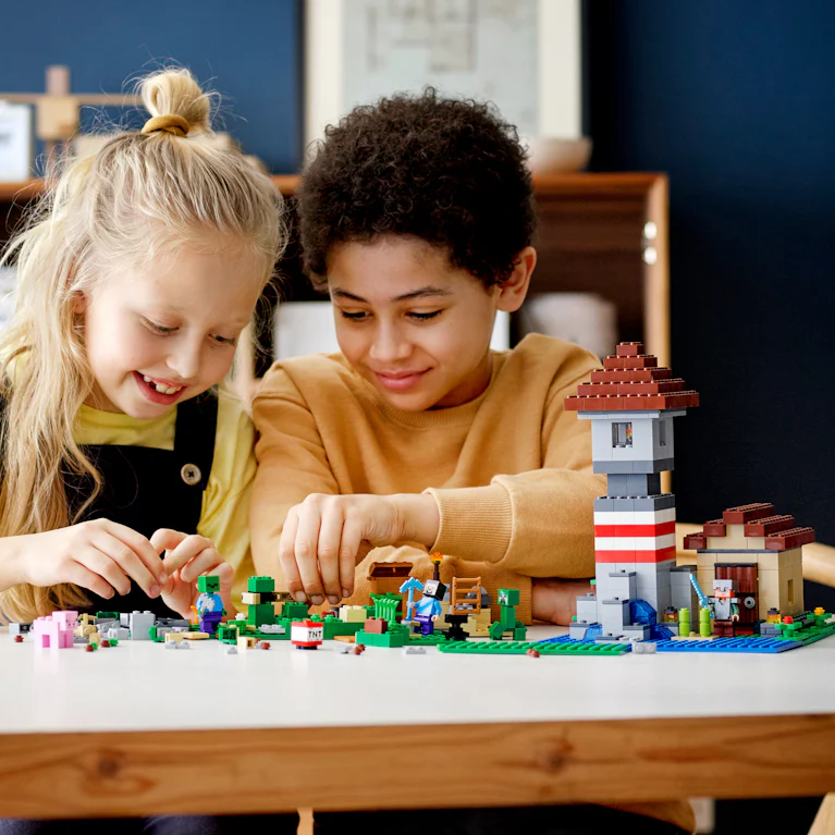 LEGO® Minecraft 21161 The Crafting Box 3.0