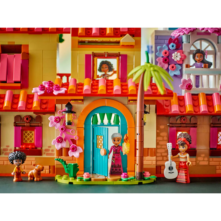 LEGO® Disney Princess 43245 Het magische huis van de familie Madrigal