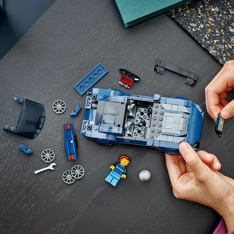 LEGO® Speed Champions 76920 Confi2